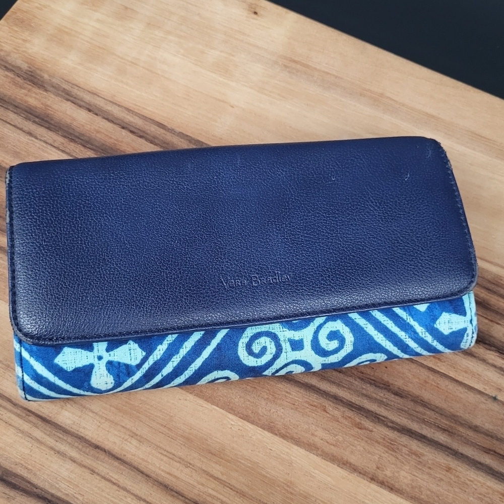 Vera Bradley Navy & Sky Blue Print Wallet, EUC - Picture 1 of 11